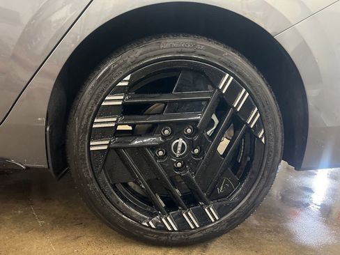 New 2026 Nissan Sentra SR w/ SR Premium Package FWD image 22