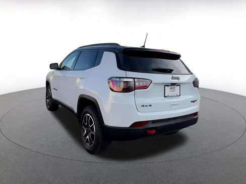 Used 2025 Jeep Compass Trailhawk AWD/4WD image 11