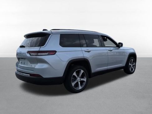 Used 2023 Jeep Grand Cherokee L Limited w/ Trailer Tow Group (B) AWD/4WD image 6
