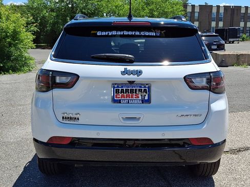 Used 2025 Jeep Compass Limited w/ Elite Group AWD/4WD image 5