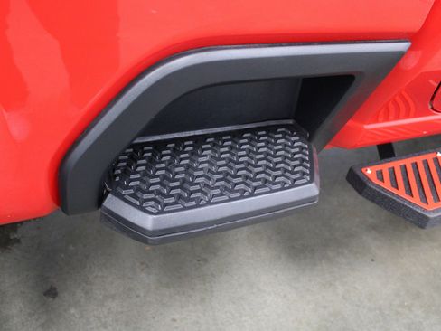 Used 2025 Chevrolet Silverado 2500 LT image 22