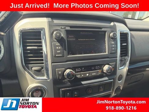 Used 2019 Nissan Titan SV w/ SV Convenience Package RWD image 12