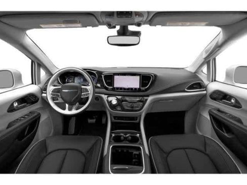 Used 2022 Chrysler Pacifica Touring-L w/ Uconnect Theater Family Group FWD image 5