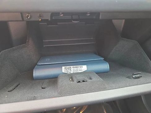 Used 2019 Land Rover Discovery Sport HSE AWD/4WD image 35
