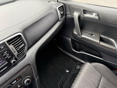 Used 2019 Kia Sportage LX image 29