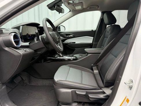 New 2026 Chevrolet Trax LT FWD image 6
