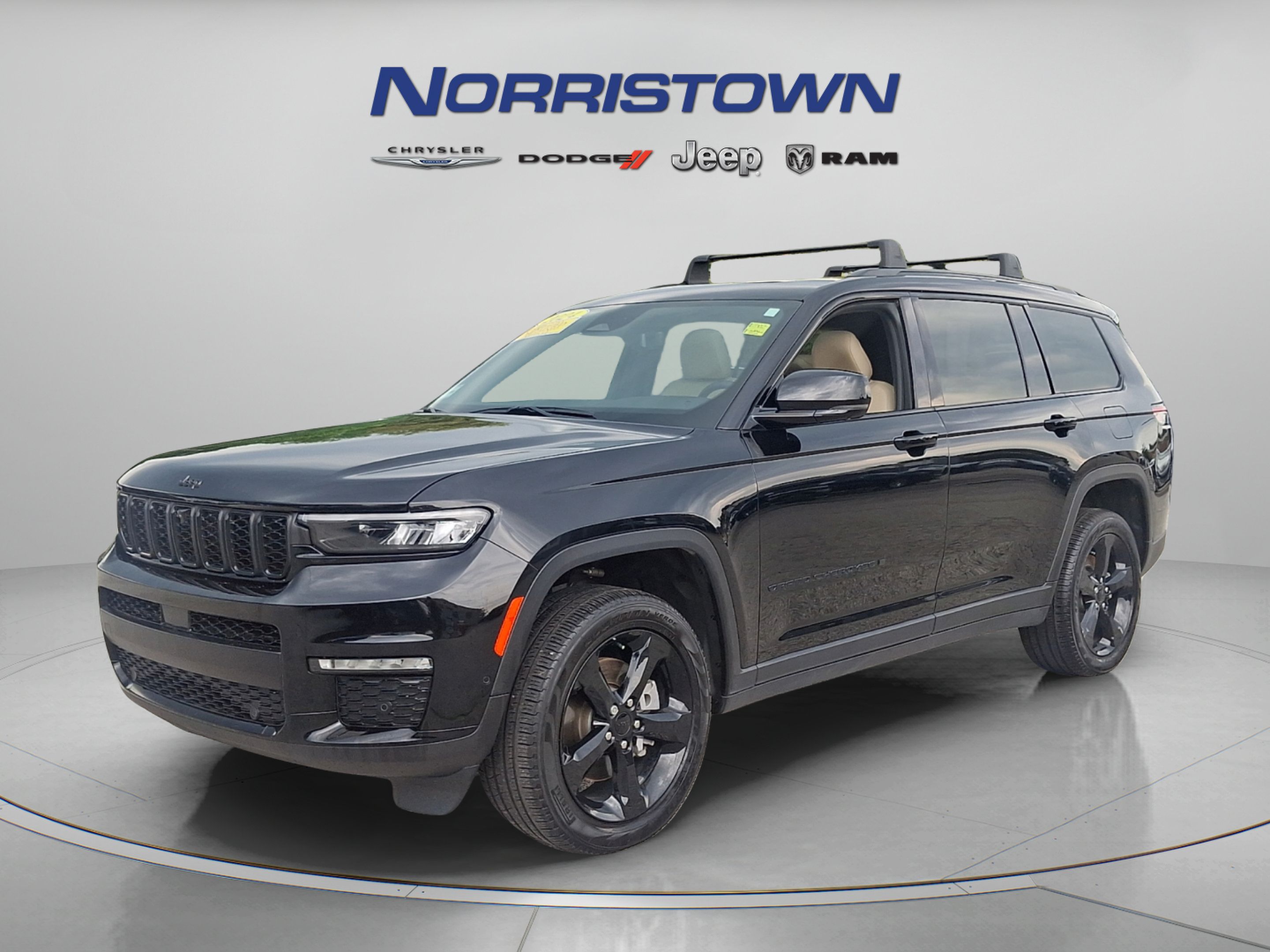 Certified 2024 Jeep Grand Cherokee L Limited w/ Luxury Tech Group II AWD/4WD image 3