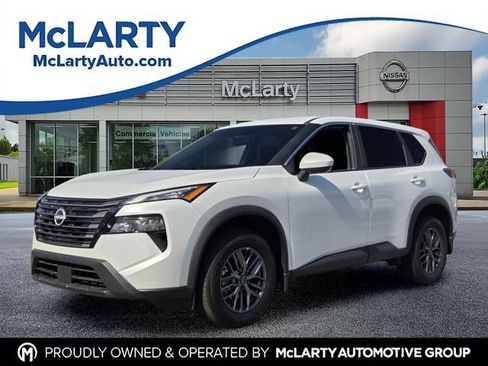 Certified 2026 Nissan Rogue SV FWD image 1