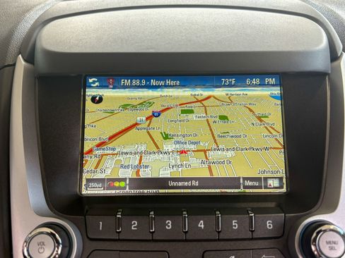 Used 2017 Chevrolet Equinox Premier w/ Enhanced Convenience Package AWD/4WD image 16