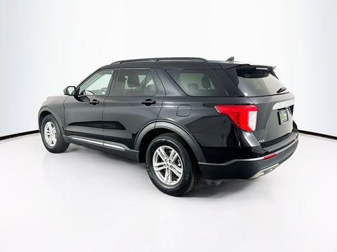 Used 2024 Ford Explorer XLT w/ Equipment Group 202A image 5