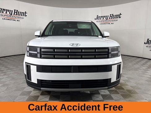 Used 2025 Hyundai Santa Fe SE image 3