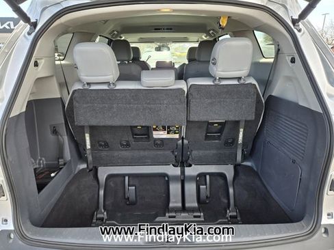 Used 2024 Toyota Sienna XLE image 21
