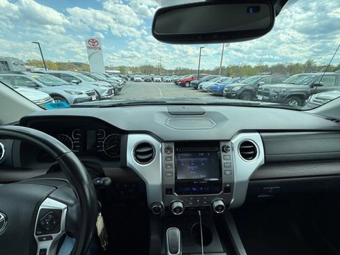 Used 2018 Toyota Tundra Limited w/ Limited Premium Package AWD/4WD image 31