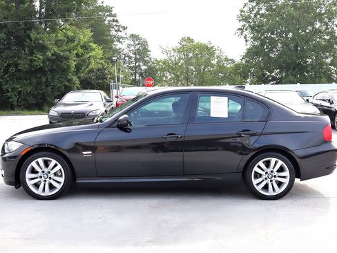 Used 2011 BMW 335i xDrive Sedan AWD/4WD image 4