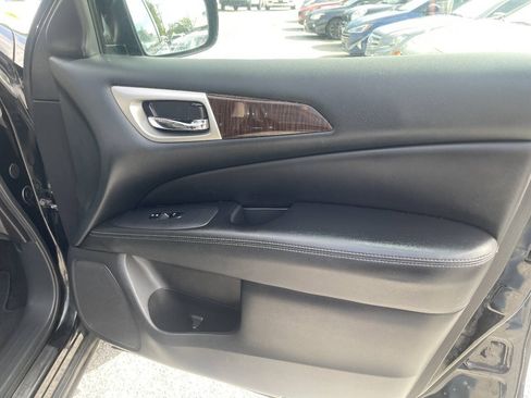 Used 2014 Nissan Pathfinder Platinum w/ Platinum Premium Package AWD/4WD image 34