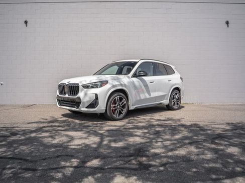 Used 2025 BMW X1 xDrive28i w/ Premium Package AWD/4WD image 1