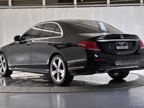 Used 2019 Mercedes-Benz E 300 image 3