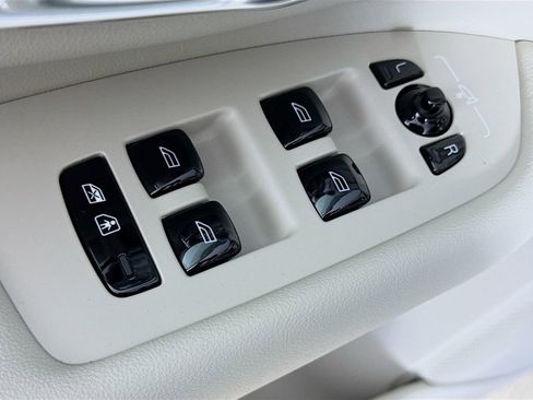 New 2026 Volvo XC90 T8 Ultra w/ Protection Package Premier image 18