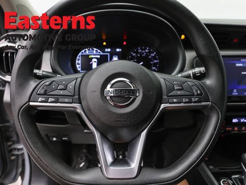 Used 2021 Nissan Kicks SV FWD image 10