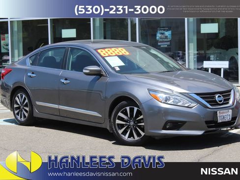 Used 2016 Nissan Altima 2.5 SV w/ Convenience Package FWD image 1