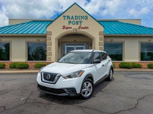 Used 2020 Nissan Kicks S FWD image 22
