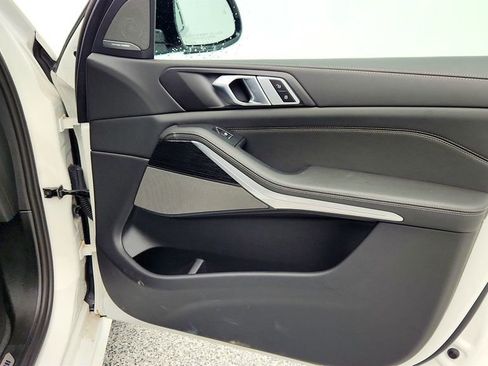 Used 2025 BMW X5 xDrive50e w/ M Sport Package image 26