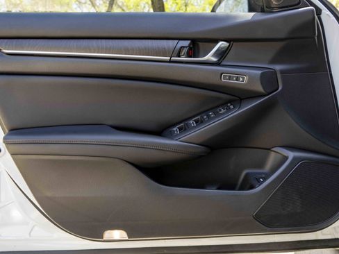Used 2021 Honda Accord Touring image 35