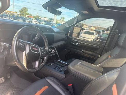 Used 2024 GMC Sierra 2500 AT4 w/ AT4 Premium Plus Package AWD/4WD image 11