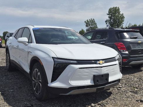 Used 2024 Chevrolet Blazer EV LT AWD/4WD image 2