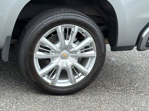 Certified 2024 Chevrolet Silverado 1500 High Country w/ High Country Premium Package AWD/4WD image 9
