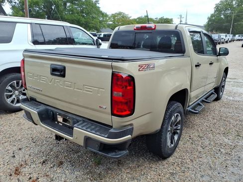 Used 2022 Chevrolet Colorado Z71 AWD/4WD image 6