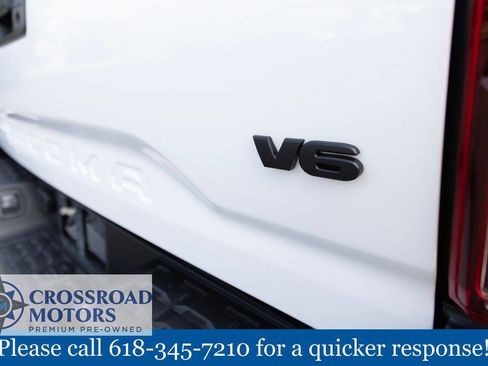 Used 2020 Toyota Tacoma SR AWD/4WD image 16