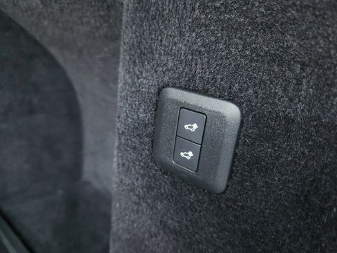 Used 2020 Land Rover Range Rover Sport HST image 23