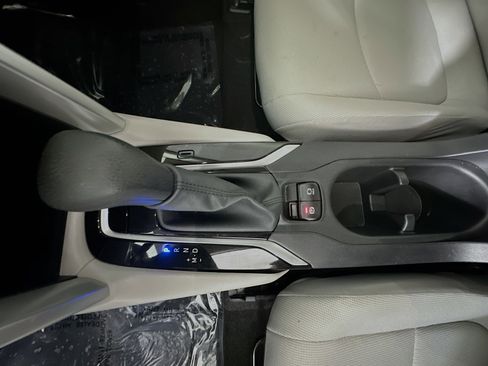 Used 2025 Toyota Corolla Cross L image 21