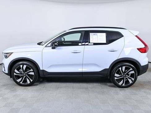 Certified 2024 Volvo XC40 B5 Plus w/ Protection Package Premier image 2