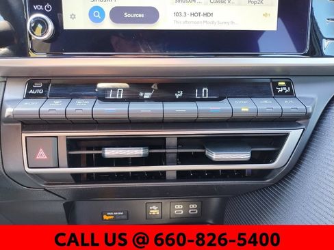 Used 2025 Toyota Camry SE FWD image 37