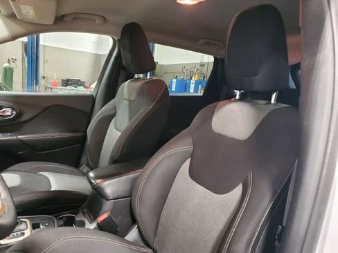 Used 2014 Jeep Cherokee Latitude w/ Comfort/Convenience Group image 21