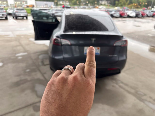 Used 2023 Tesla Model Y Long Range AWD/4WD image 4