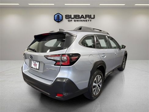 Used 2025 Subaru Outback image 5