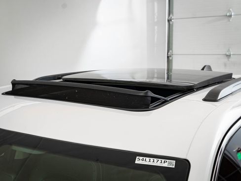 Used 2023 Jeep Grand Cherokee 4WD 4xe image 14