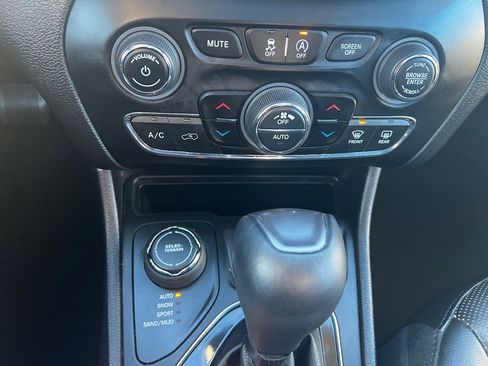 Certified 2019 Jeep Cherokee Limited image 20