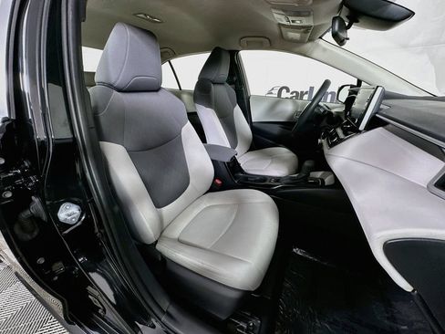 Used 2021 Toyota Corolla LE FWD image 30