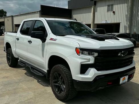 Used 2024 Chevrolet Silverado 1500 LT Trail Boss AWD/4WD image 4