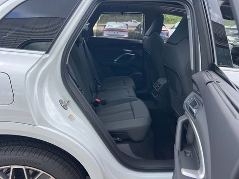 New 2025 Audi Q5 Premium Plus image 30