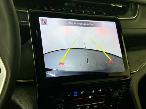 Used 2023 Jeep Grand Cherokee Overland image 14