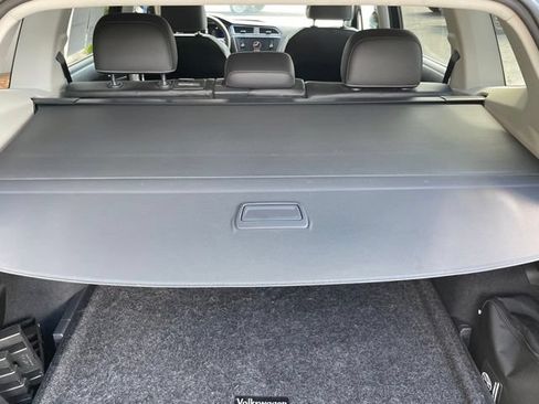 Used 2022 Volkswagen Tiguan SE AWD/4WD image 58