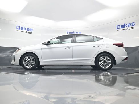 Used 2020 Hyundai Elantra SEL w/ Winter Weather Package image 40