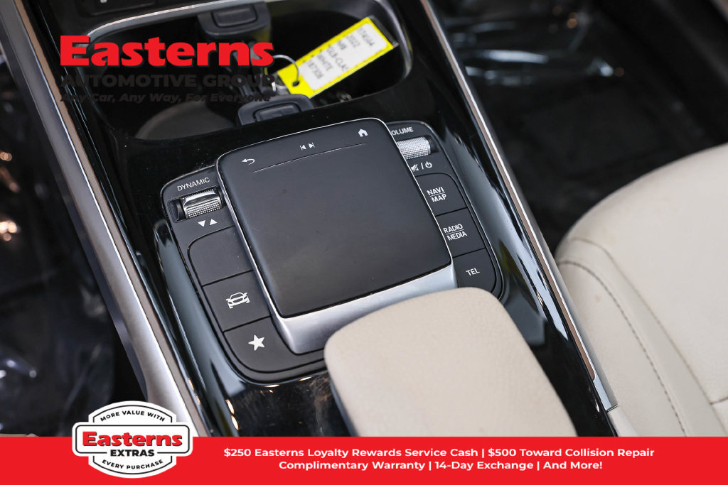 Used 2022 Mercedes-Benz GLB 250 4MATIC w/ Premium Package Lite image 21