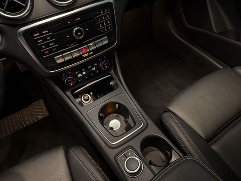 Used 2019 Mercedes-Benz CLA 250 image 16