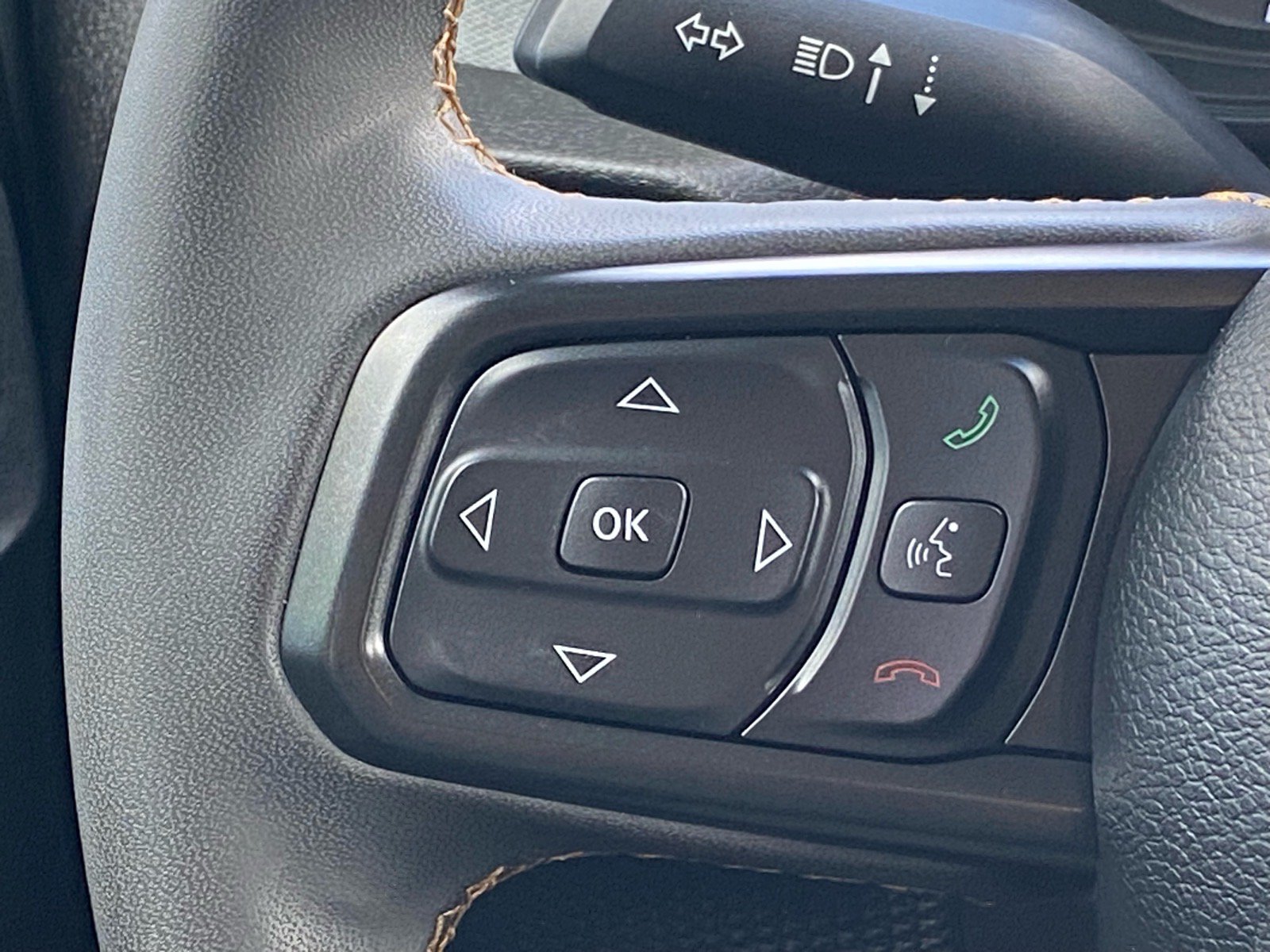 Used 2024 Jeep Wrangler Unlimited w/ Convenience Group AWD/4WD image 8
